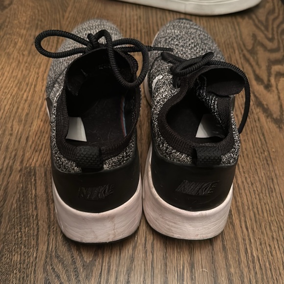 Nike sneaker - Picture 3 of 6